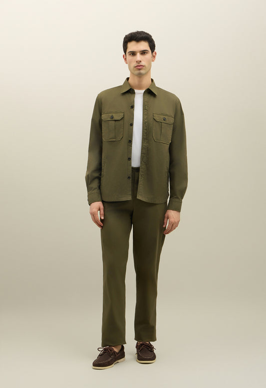 Grünes stückgefärbtes Overshirt aus Baumwolle