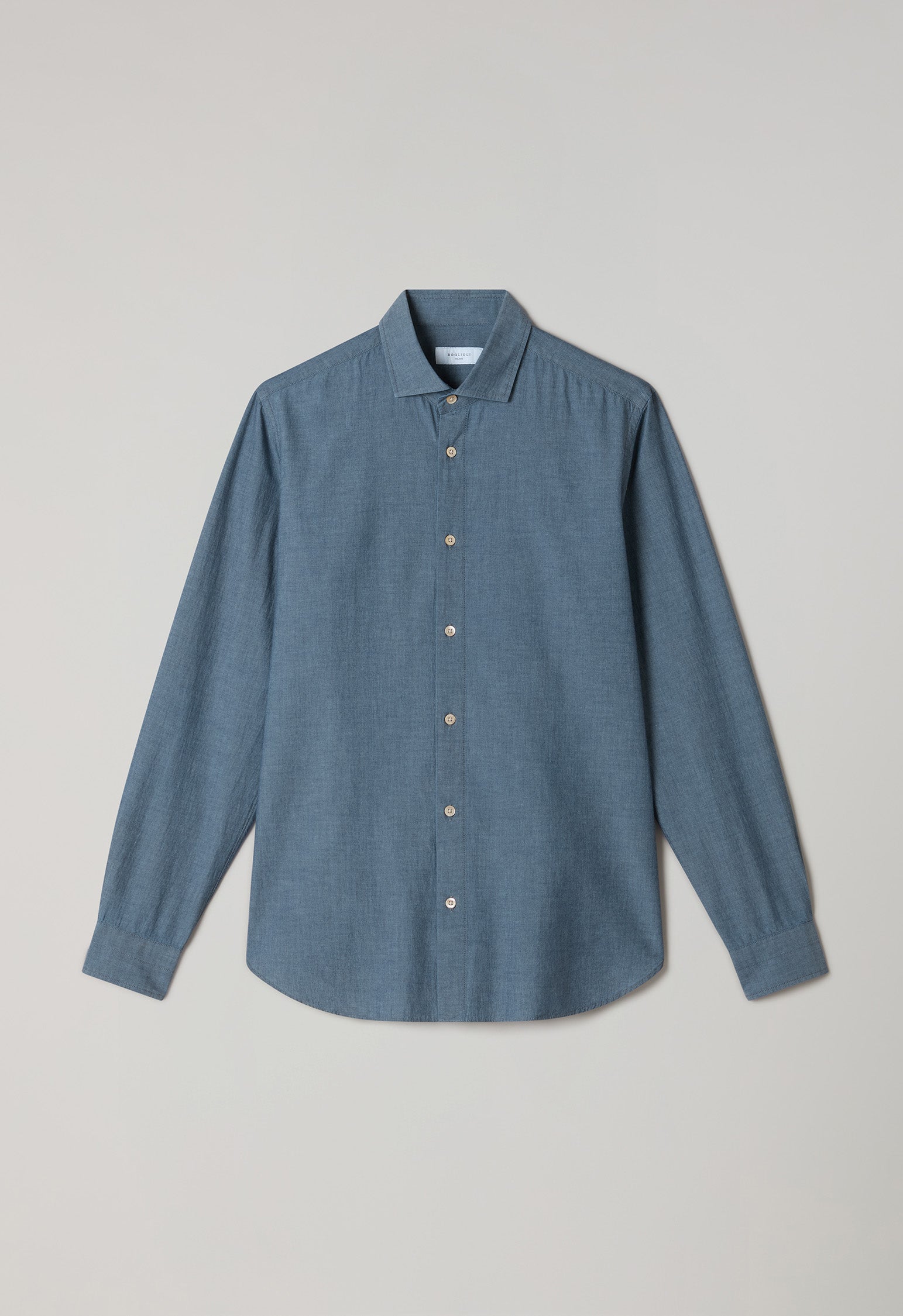 Hellblaues Denimhemd
