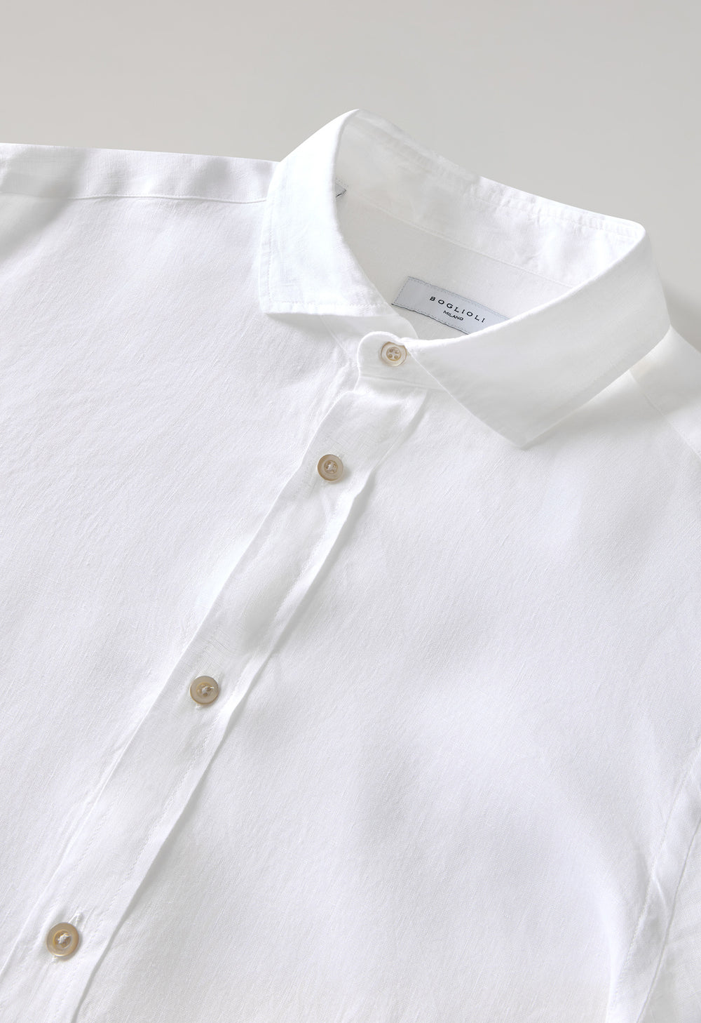 Camicia sartoriale bianca in lino tinto in capo
