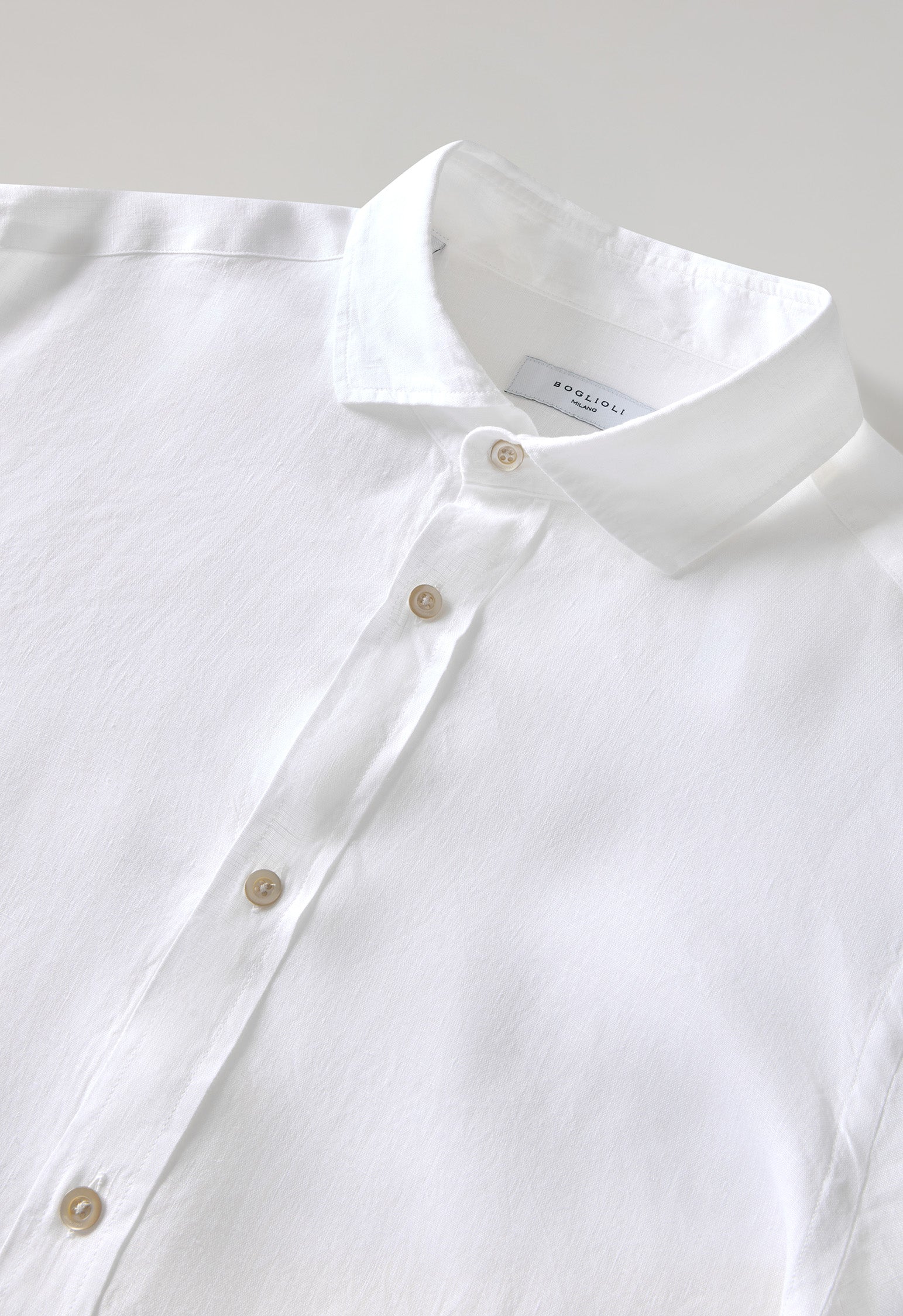 Camicia sartoriale bianca in lino tinto in capo