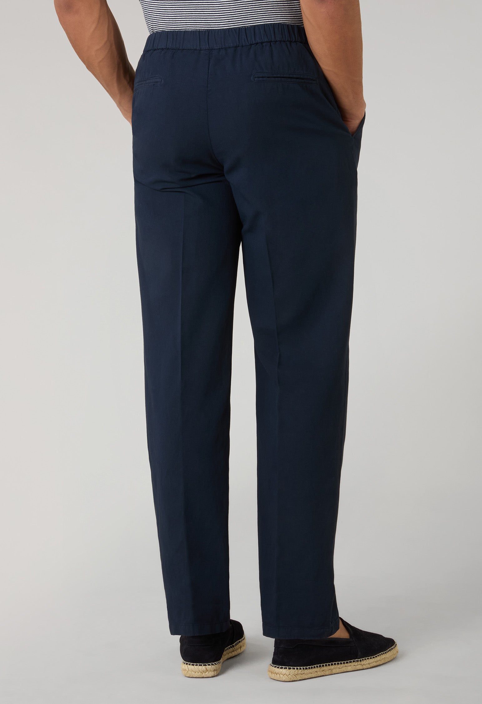 Joggers in gabardina di cotone e lino tinto in capo blu