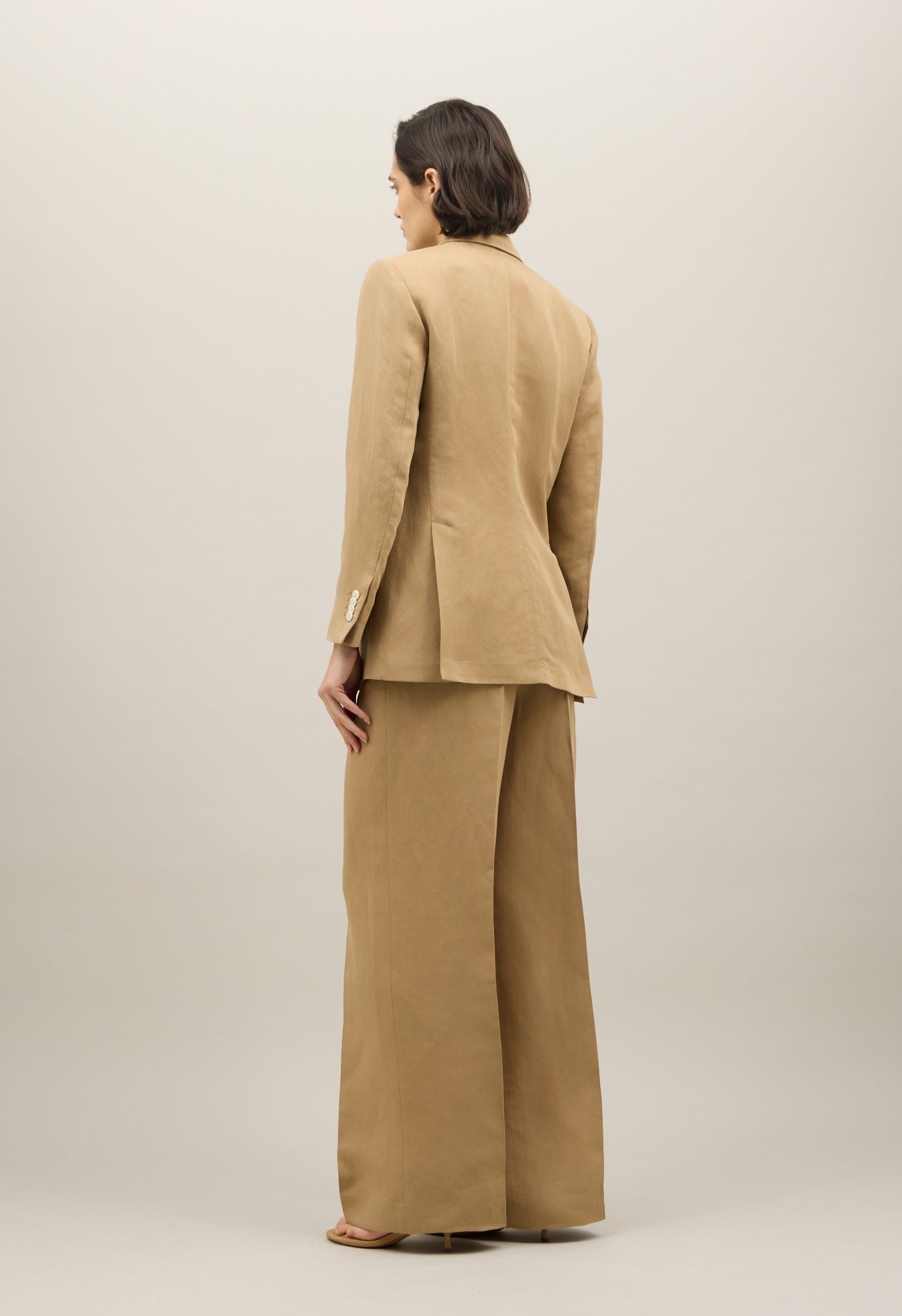 Blazer Maia in lino e tencel satin beige
